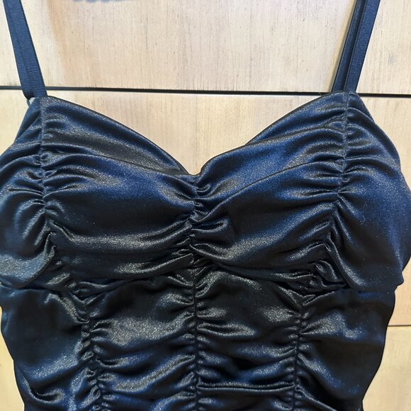 Pinup Couture Vintage Styled Ruched Black Bathing Suit - XL - Picture 3 of 9